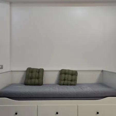 Апартаменти Cozy 2-bedroom With Private Balcony- Self Check-in *