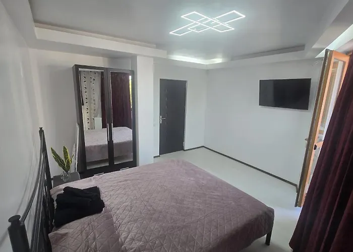 Cozy 2-bedroom With Private Balcony- Self Check-in