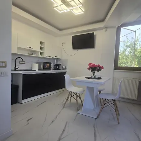 Cozy 2-bedroom With Private Balcony- Self Check-in