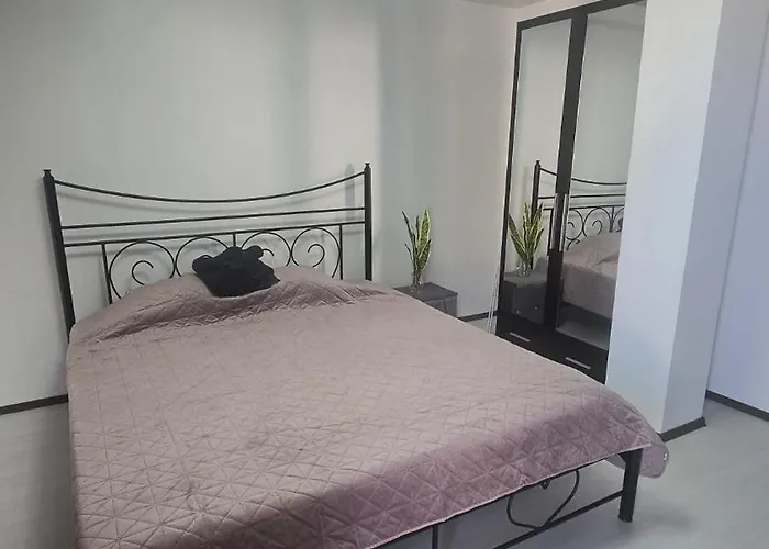 Апартаменты Cozy 2-bedroom With Private Balcony- Self Check-in Бухарест