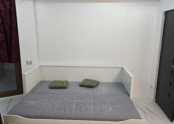 Daire Cozy 2-bedroom With Private Balcony- Self Check-in