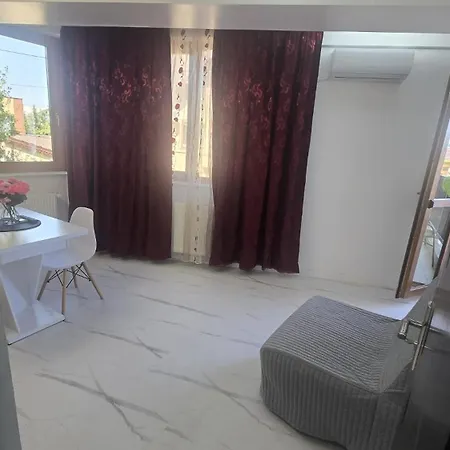 Cozy 2-bedroom With Private Balcony- Self Check-in