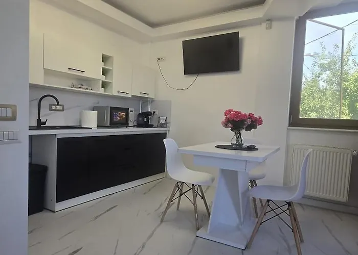 Cozy 2-bedroom With Private Balcony- Self Check-in