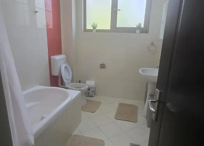 公寓 Cozy 2-bedroom With Private Balcony- Self Check-in *